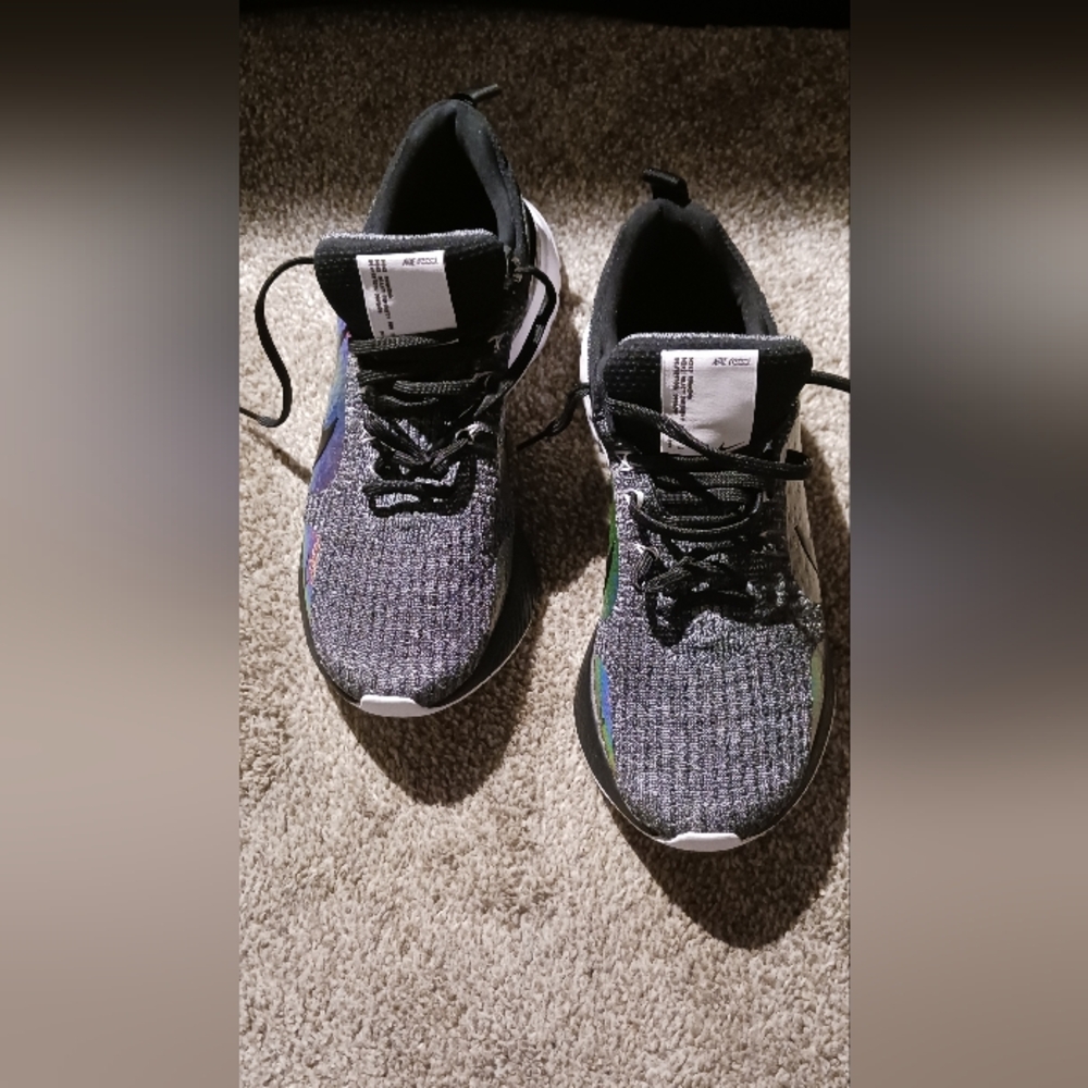 Women's Black and Gray Athletic Shoes